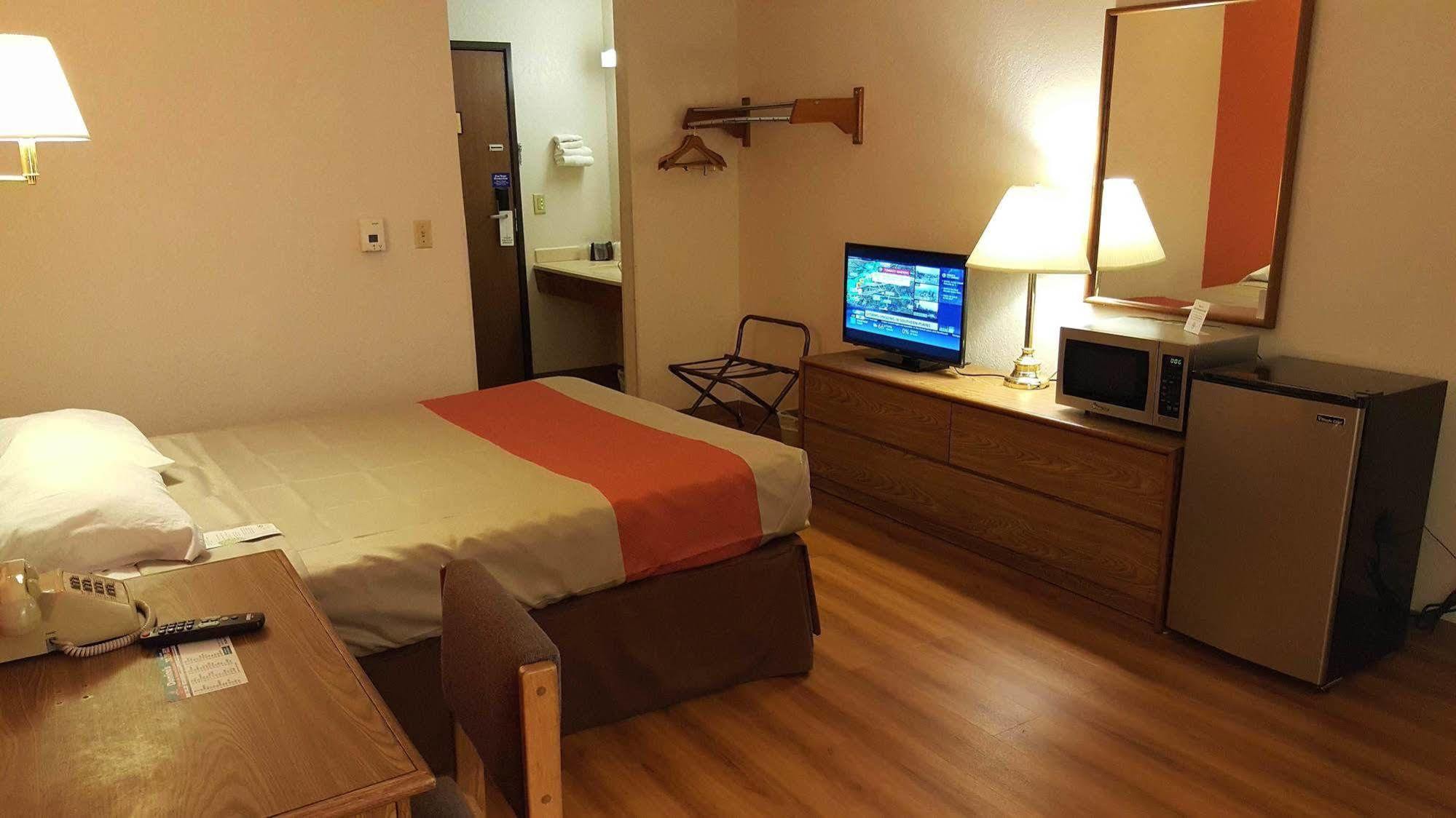 Motel 6-Saukville, Wi Екстер'єр фото