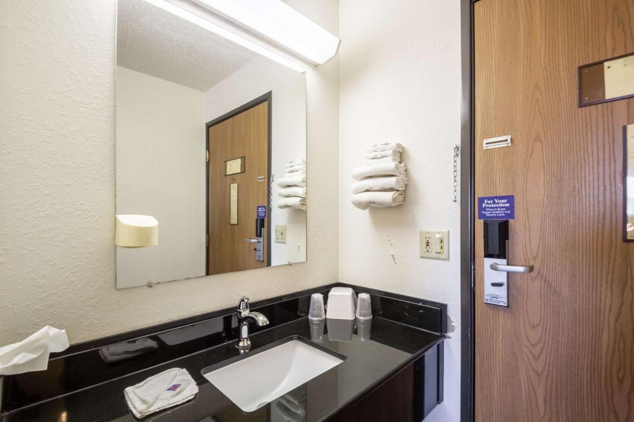 Motel 6-Saukville, Wi Екстер'єр фото