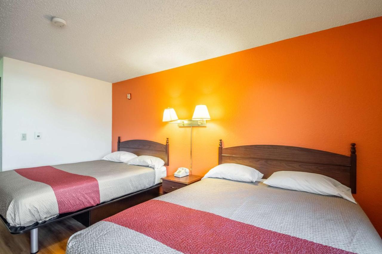 Motel 6-Saukville, Wi Екстер'єр фото